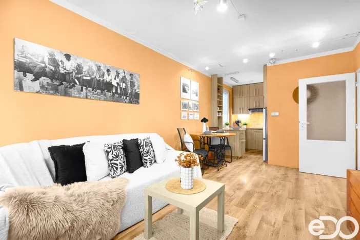 Prodej bytu 2+kk, Praha, Bazovského, 44 m2