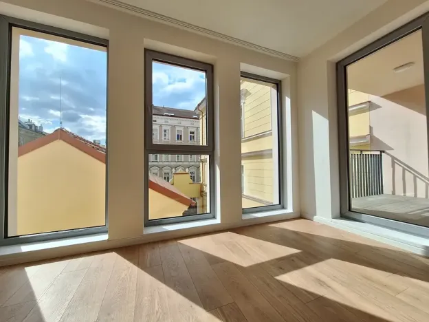 Pronájem bytu 2+kk, Praha - Vinohrady, Varšavská, 60 m2