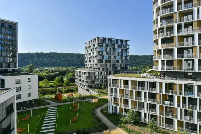Pronájem garážového stání, Praha - Modřany, Mezi vodami, 13 m2