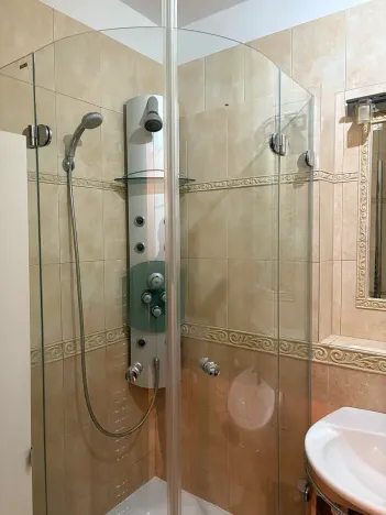 Pronájem bytu 2+kk, Praha - Hlubočepy, Voskovcova, 45 m2