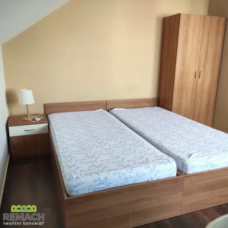 Pronájem bytu 1+kk, Uherské Hradiště, Velehradská třída, 25 m2