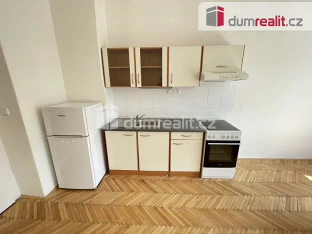 Pronájem bytu 1+kk, Praha - Smíchov, Moulíkova, 30 m2