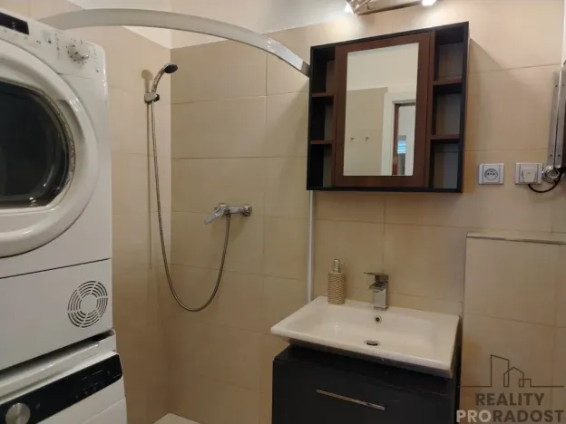 Pronájem bytu 2+1, Znojmo, Jarošova, 53 m2