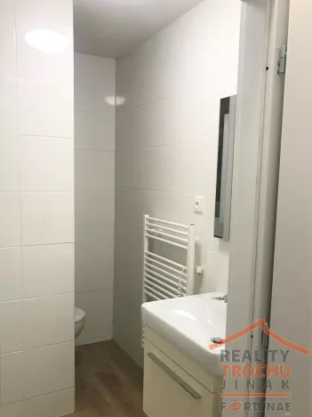 Pronájem bytu 1+kk, Hradec Králové, třída Edvarda Beneše, 30 m2