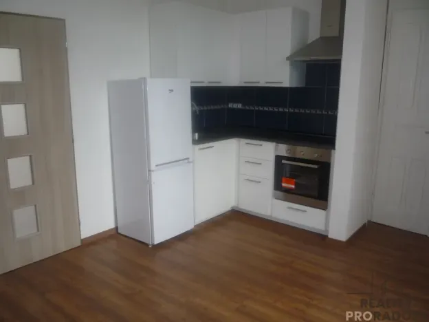 Pronájem bytu 2+kk, Kladno, Jeronýmova, 42 m2