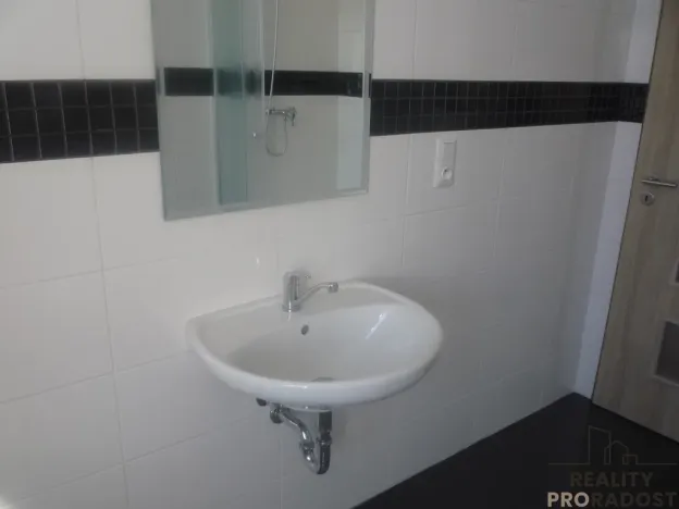 Pronájem bytu 2+kk, Kladno, Jeronýmova, 42 m2