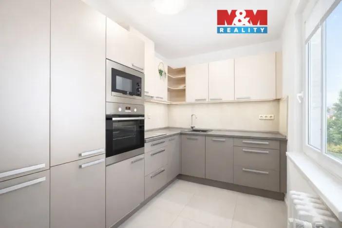 Prodej bytu 3+1, Benešov, Hráského, 66 m2