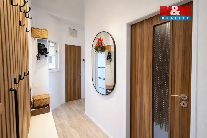 Pronájem bytu 2+kk, Praha - Podolí, Levá, 37 m2