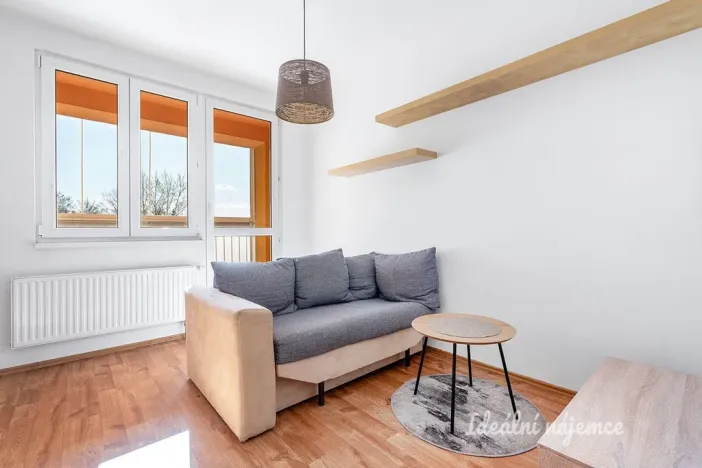 Pronájem bytu 2+kk, Klecany, V Honech, 47 m2