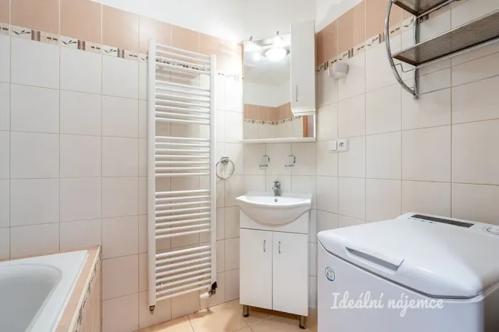 Pronájem bytu 2+kk, Klecany, V Honech, 47 m2