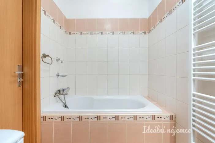 Pronájem bytu 2+kk, Klecany, V Honech, 47 m2