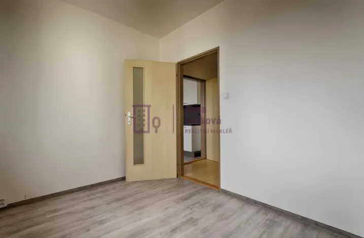 Pronájem bytu 2+kk, Jindřichův Hradec - Jindřichův Hradec III, sídliště Vajgar, 31 m2