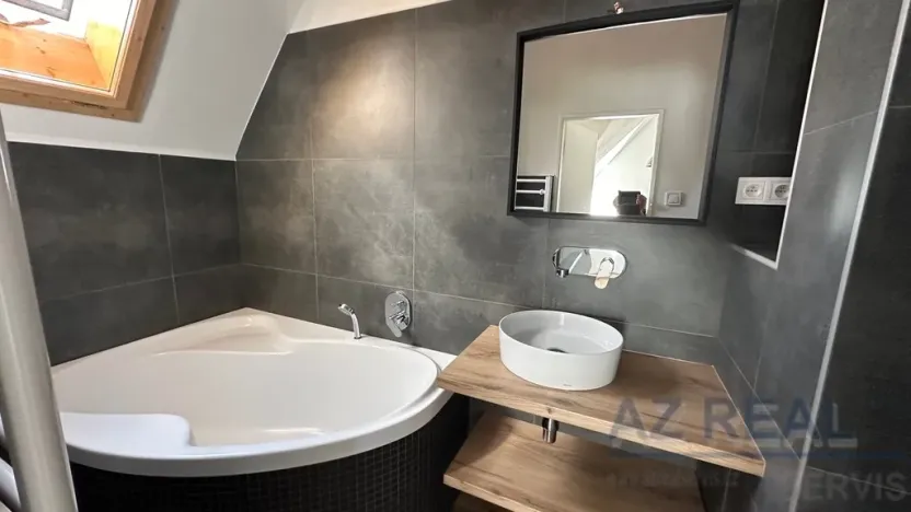 Pronájem bytu 2+1, Liberec, Dobrovského, 65 m2