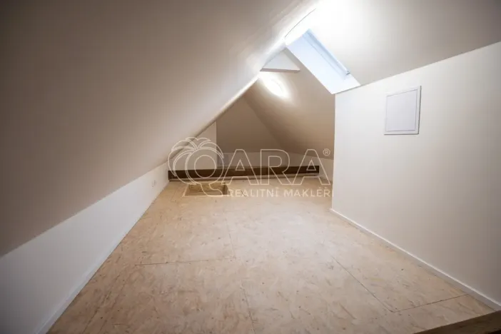 Pronájem bytu 4+kk, Praha - Bohnice, V Nových Bohnicích, 94 m2