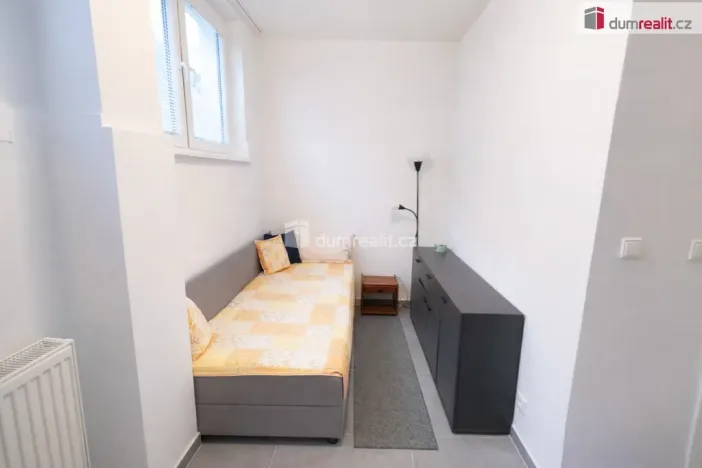 Pronájem bytu 1+kk, Praha - Smíchov, Mošnova, 21 m2