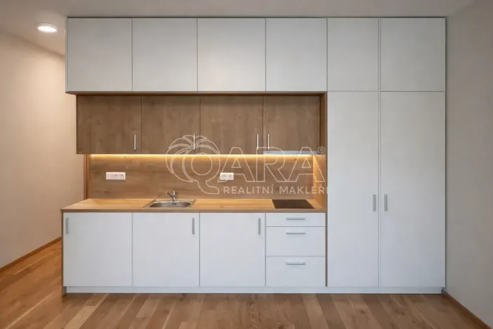 Pronájem bytu 1+kk, Praha - Vršovice, Ruská, 26 m2