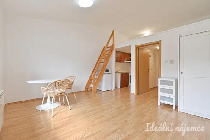 Pronájem bytu 1+kk, Adamov, Osvobození, 30 m2