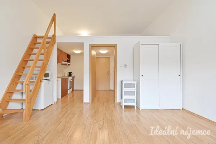 Pronájem bytu 1+kk, Adamov, Osvobození, 30 m2