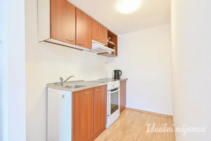 Pronájem bytu 1+kk, Adamov, Osvobození, 30 m2