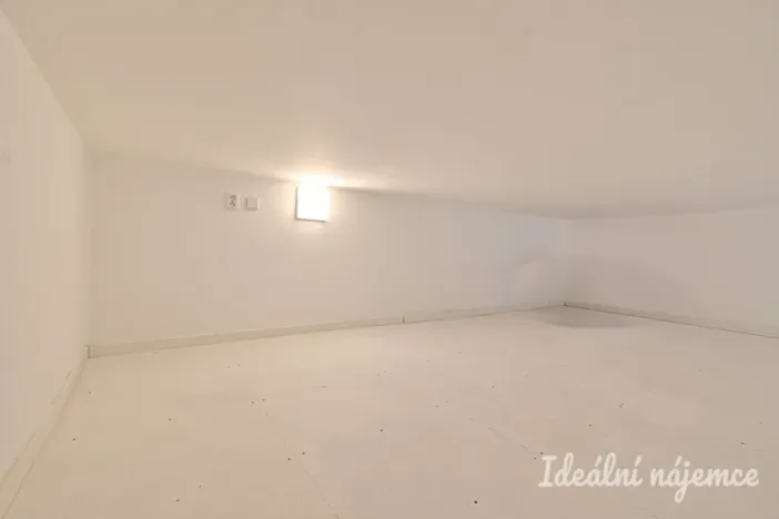 Pronájem bytu 1+kk, Adamov, Osvobození, 30 m2