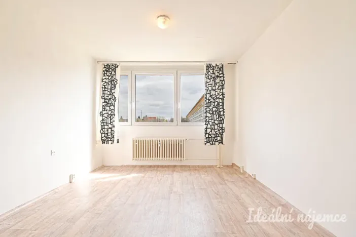 Pronájem bytu 1+kk, Brno - Lesná, Halasovo náměstí, 22 m2