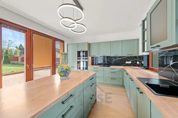 Prodej vily, Babice, Okružní, 200 m2