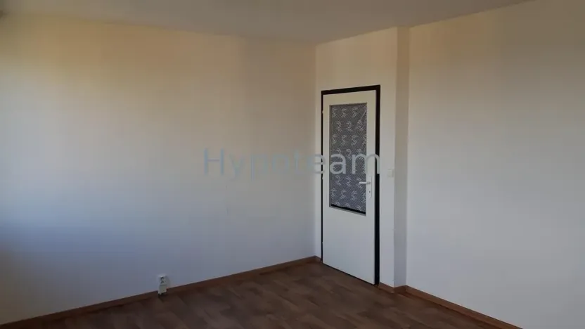 Pronájem bytu 1+kk, Chlumec, Podzimní, 31 m2