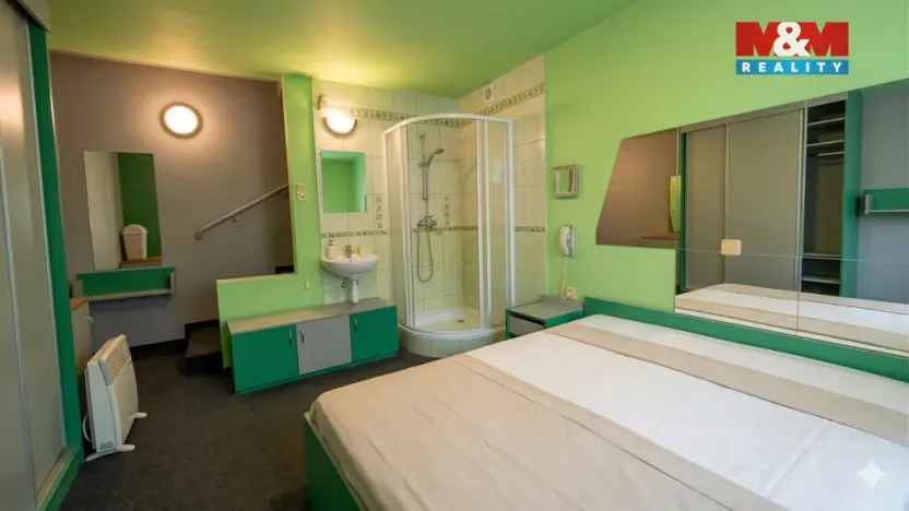 Prodej rodinného domu, České Velenice, Komenského, 650 m2