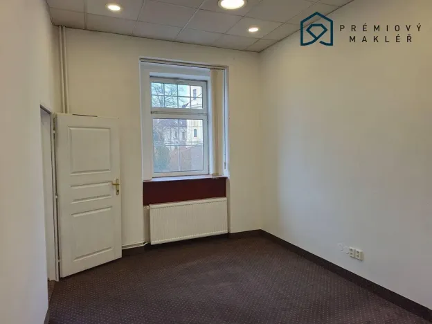 Pronájem kanceláře, Litvínov - Horní Litvínov, Masarykovo nám., 33 m2