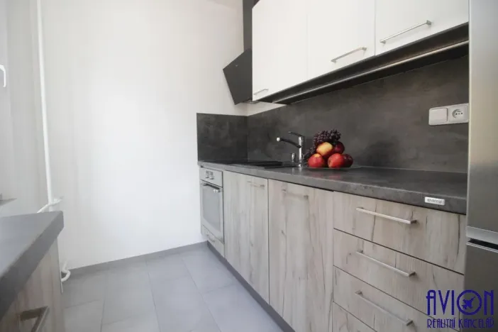 Pronájem bytu 2+kk, Praha - Kobylisy, Jelínkova, 47 m2