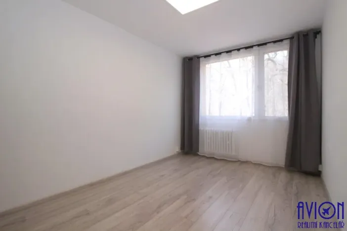 Pronájem bytu 2+kk, Praha - Kobylisy, Jelínkova, 47 m2