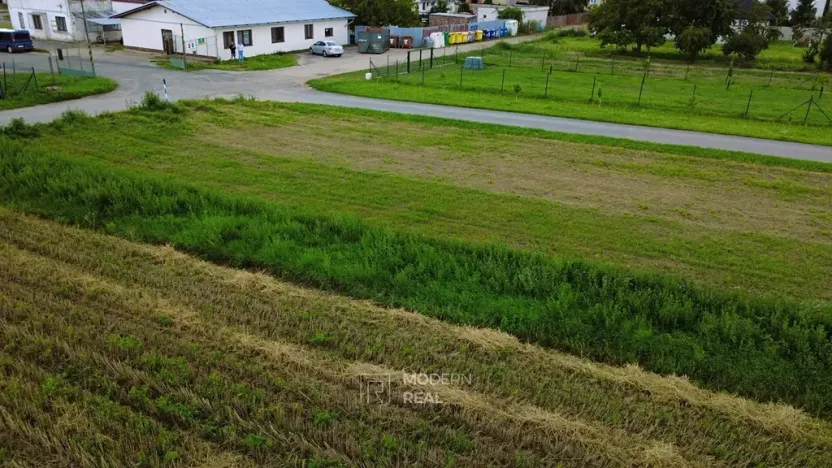 Prodej pozemku pro bydlení, Ivaň, 715 m2