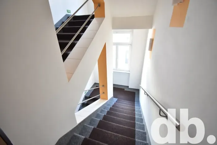 Pronájem kanceláře, Karlovy Vary, Bělehradská, 112 m2