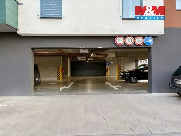 Prodej garážového stání, Pardubice - Zelené Předměstí, Rokycanova, 17 m2