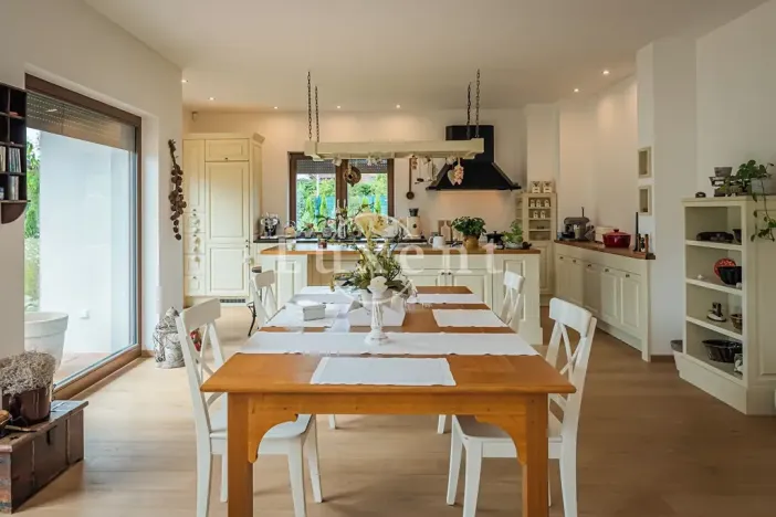 Prodej rodinného domu, Trnová, 229 m2