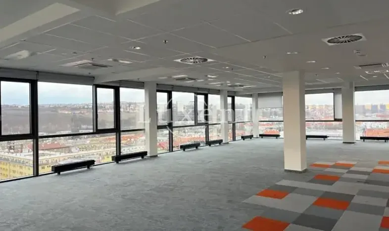 Pronájem kanceláře, Praha, Českomoravská, 300 m2