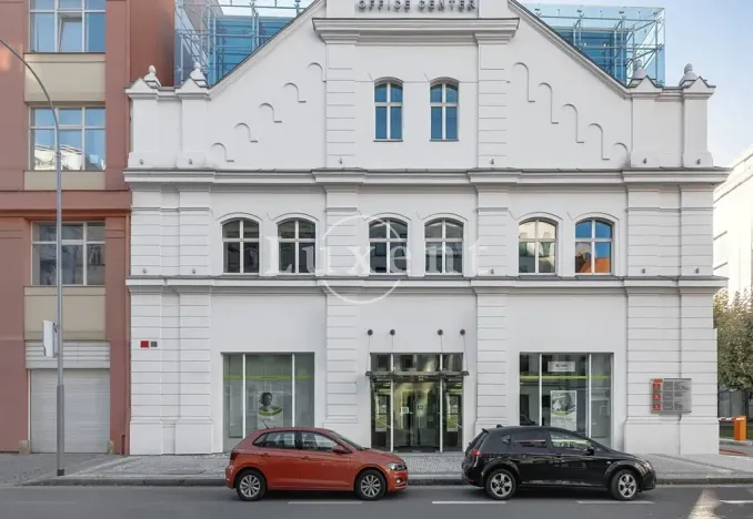 Pronájem kanceláře, Praha, Křižíkova, 416 m2