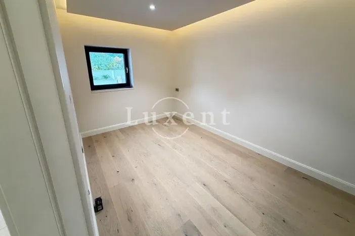 Prodej vily, Zadar, Chorvatsko, Krešimirova obala, 246 m2