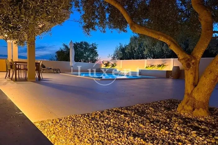 Prodej vily, Zadar, Chorvatsko, Krešimirova obala, 246 m2