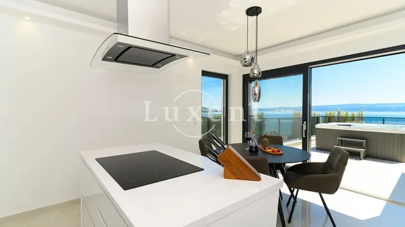 Prodej vily, Omiš, Chorvatsko, 460 m2