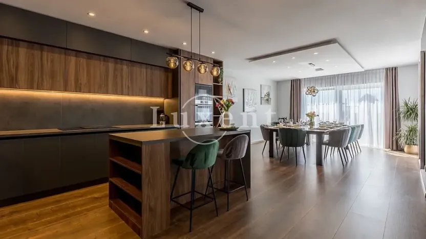 Prodej vily, Split, Chorvatsko, 360 m2