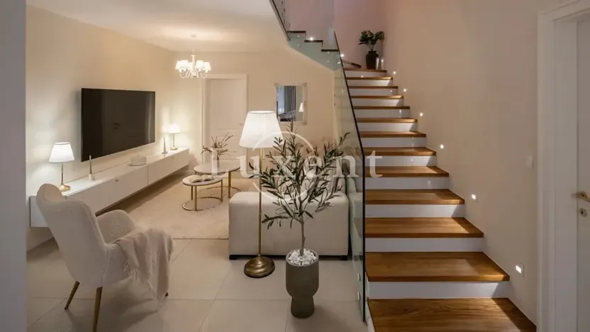 Prodej vily, Rogoznica, Chorvatsko, 220 m2