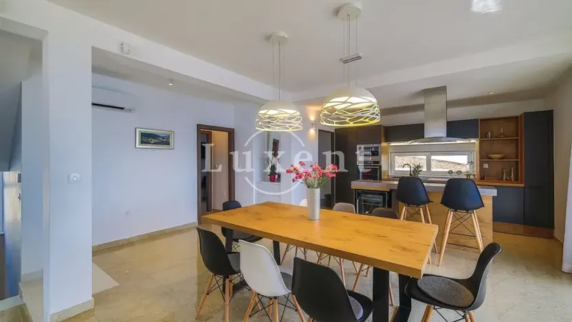 Prodej vily, Trogir, Chorvatsko, 325 m2