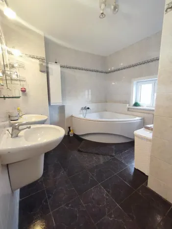 Pronájem bytu 4+1, Teplice, Pařížská, 180 m2