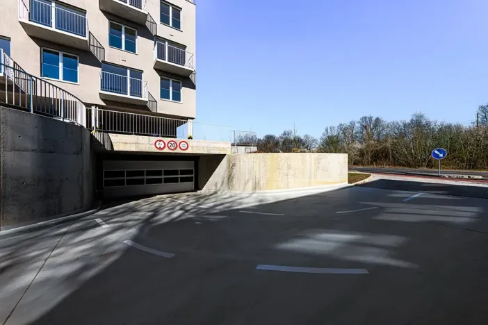 Prodej garážového stání, Praha - Běchovice, Českobrodská, 12 m2