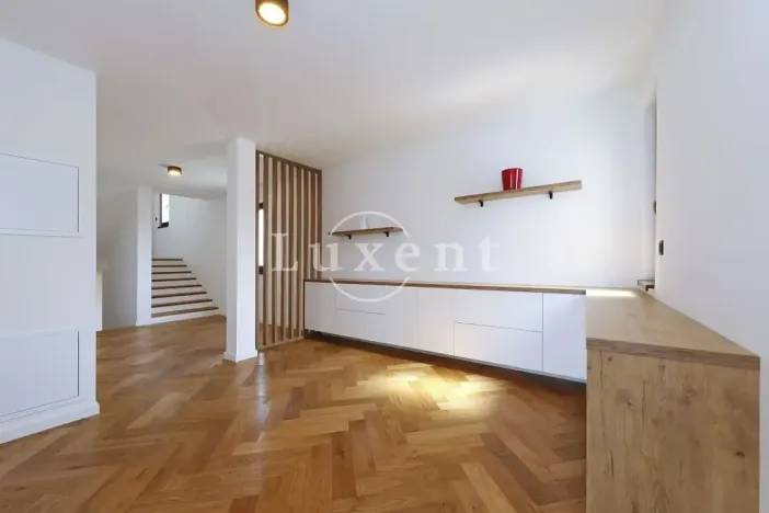 Prodej vily, Zadar, Chorvatsko, 380 m2