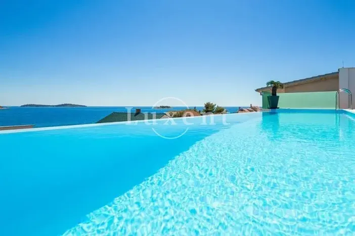 Prodej rodinného domu, Rogoznica, Chorvatsko, 400 m2