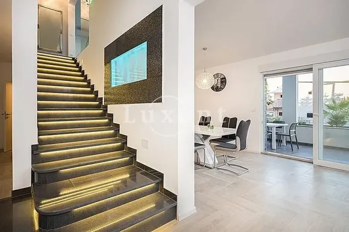 Prodej rodinného domu, Rogoznica, Chorvatsko, 400 m2