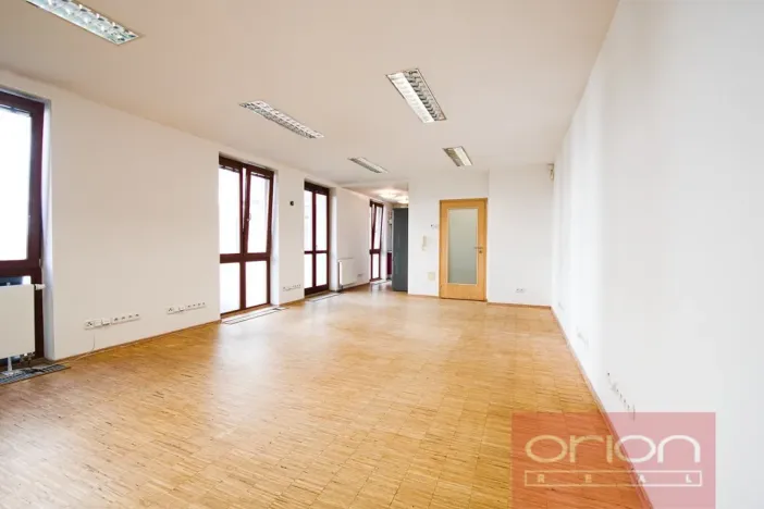 Pronájem bytu 1+kk, Praha - Žižkov, Husitská, 48 m2