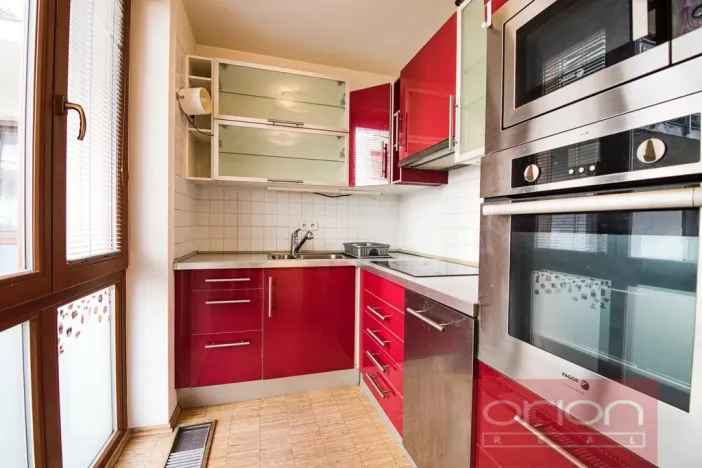 Pronájem bytu 1+kk, Praha - Žižkov, Husitská, 48 m2